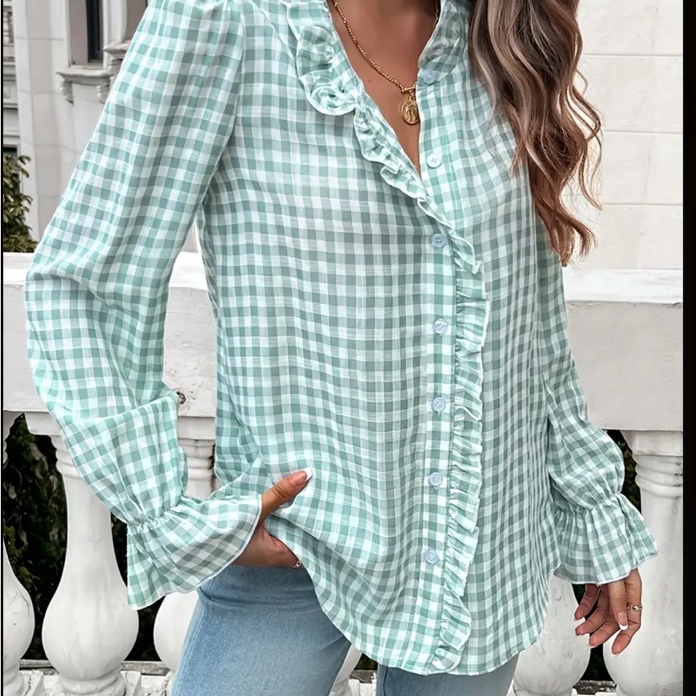 Mint Green Ruffled Buttoned Blouse - Picture 4 of 5